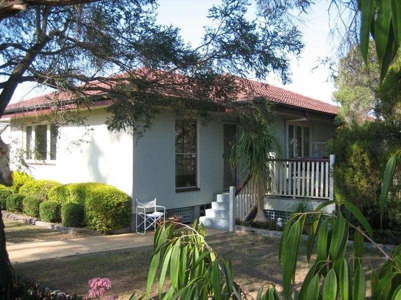 24 Jardine Street, Leichhardt QLD 4305