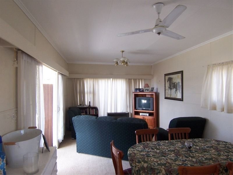 5 Menzies Lane, Eastern Heights QLD 4305