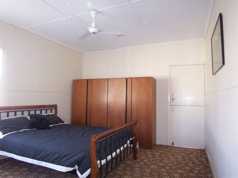 5 Menzies Lane, Eastern Heights QLD 4305