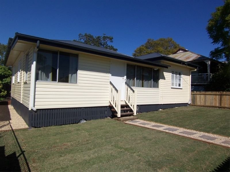 131 Jacaranda Street, North Booval QLD 4304