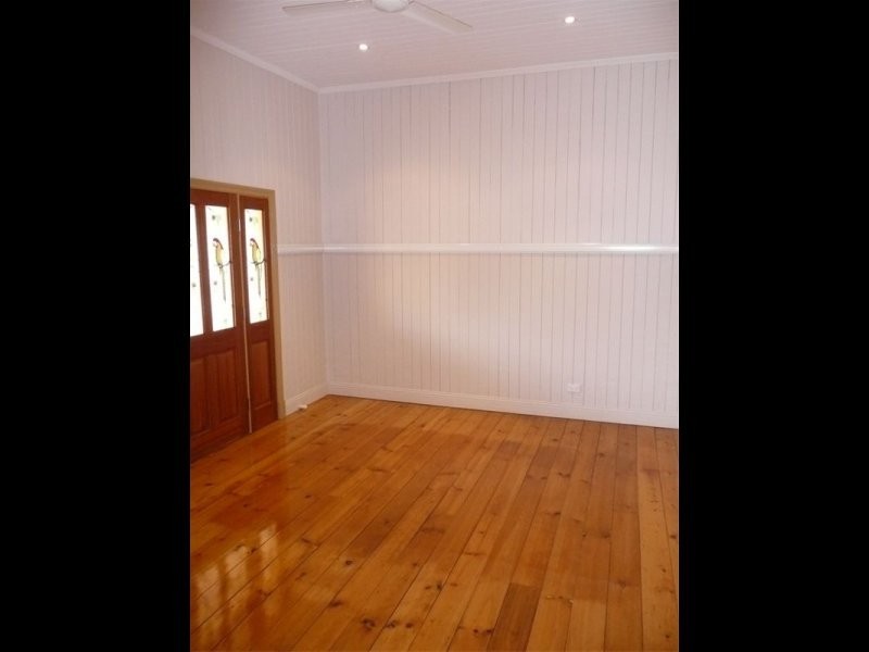 9 Foote Street, Ipswich QLD 4305