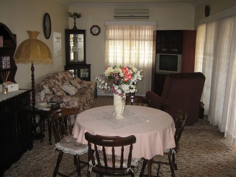 2 Elliott Street, Silkstone QLD 4304