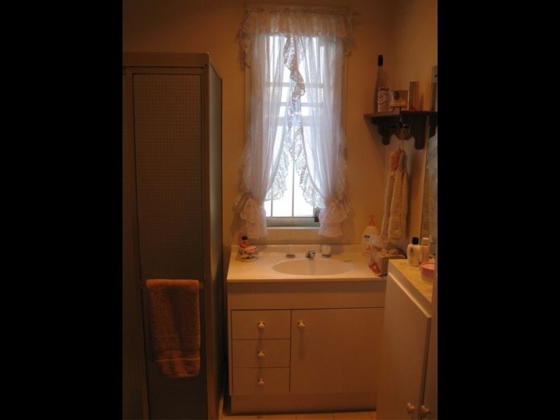 2 Elliott Street, Silkstone QLD 4304