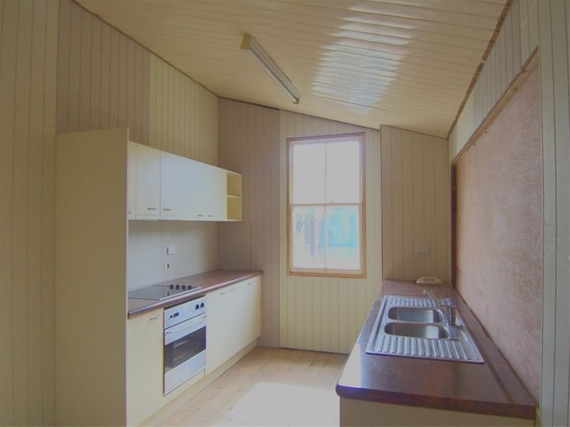 48 Blackstone Road, Ipswich QLD 4305