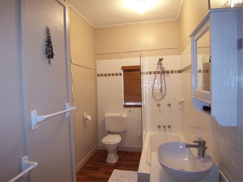 10 Chermside Road, Eastern Heights QLD 4305