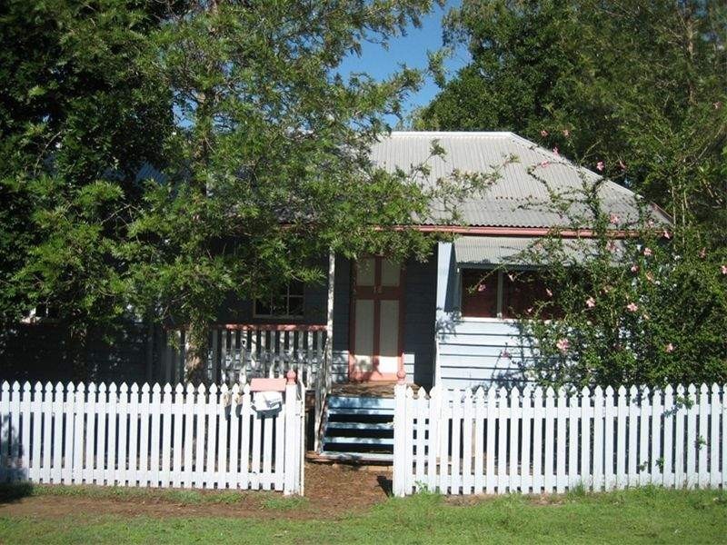 18 Teape Street, Silkstone QLD 4304