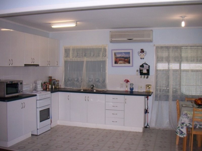 23 Vivian Street, Eastern Heights QLD 4305