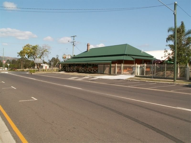 6 Queen Street, Walloon QLD 4306