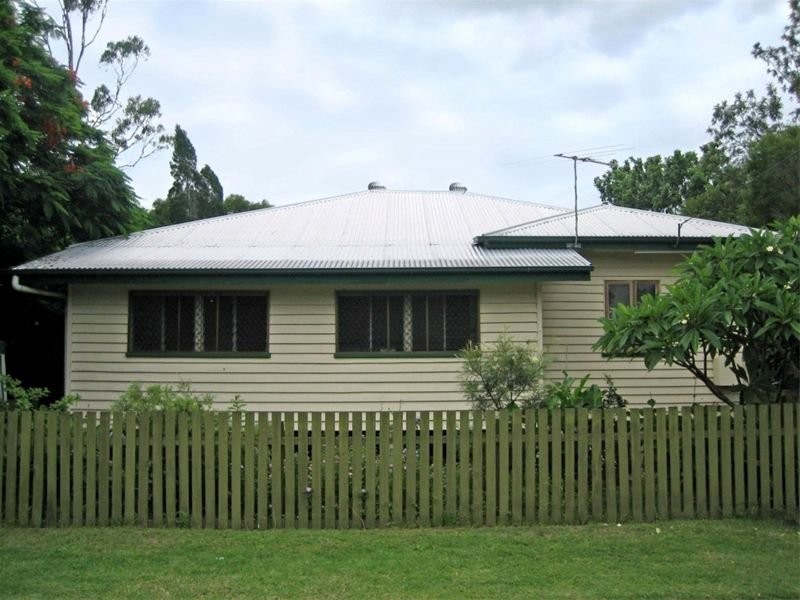 9 Northcote Street, East Ipswich QLD 4305