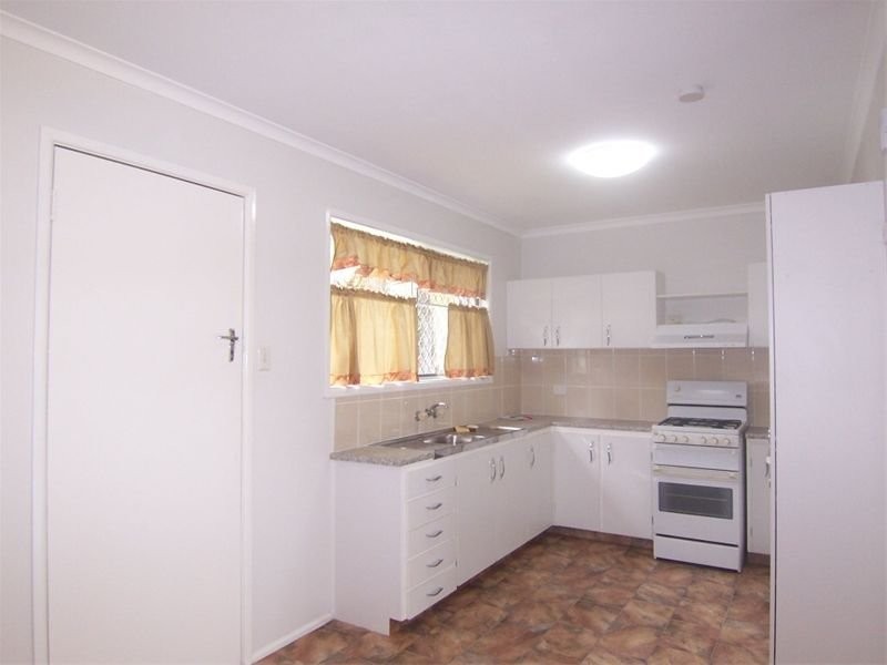 5 Pine Street, Flinders View QLD 4305