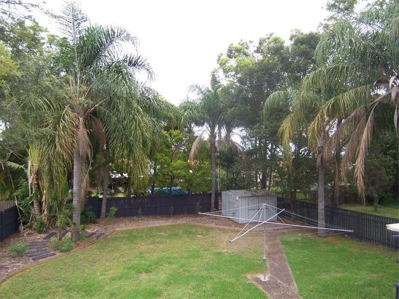 5 Pine Street, Flinders View QLD 4305