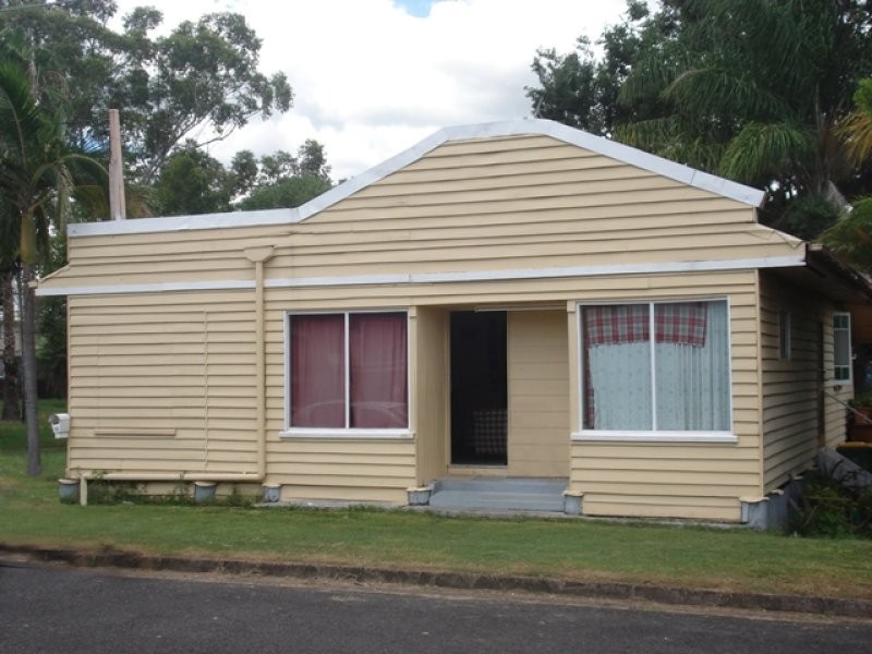 10 North Street, North Ipswich QLD 4305