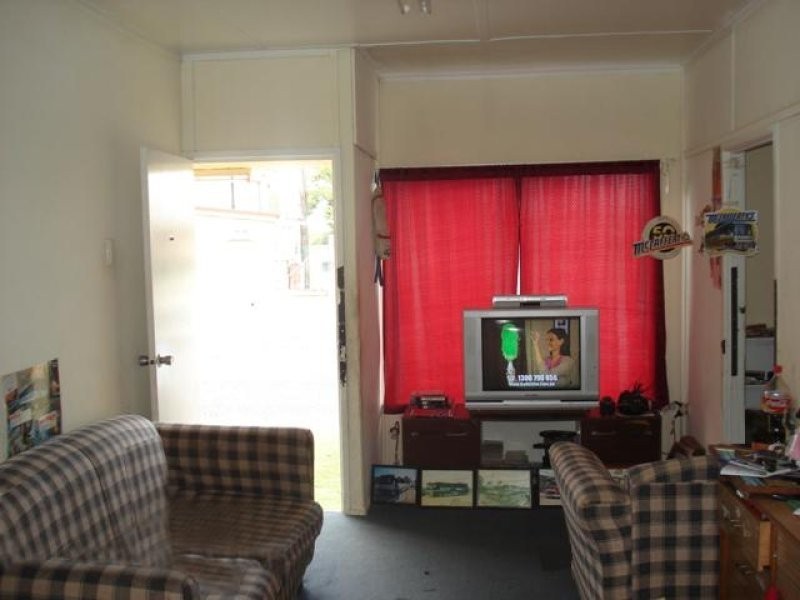10 North Street, North Ipswich QLD 4305