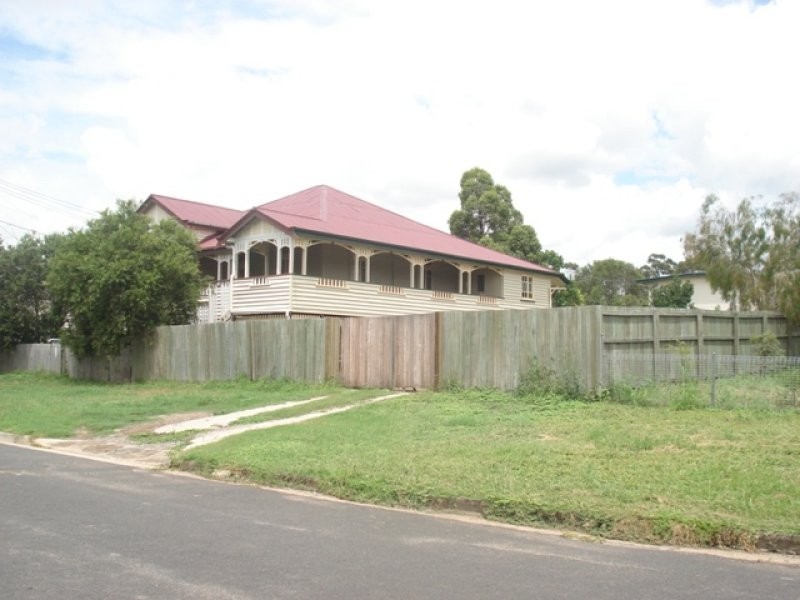 22 Pelican Street, North Ipswich QLD 4305