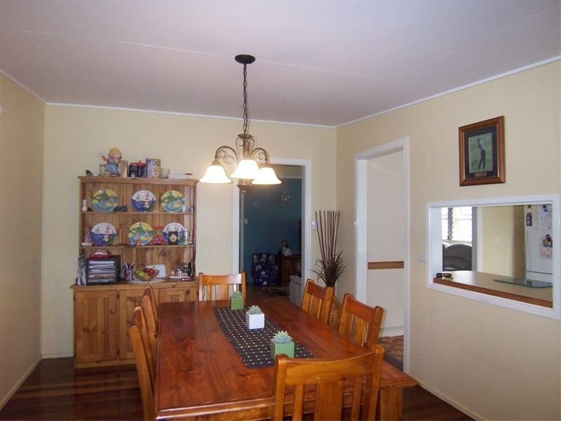 8 William Street, Bundamba QLD 4304