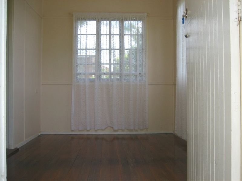 2 Hayes Street, Raceview QLD 4305