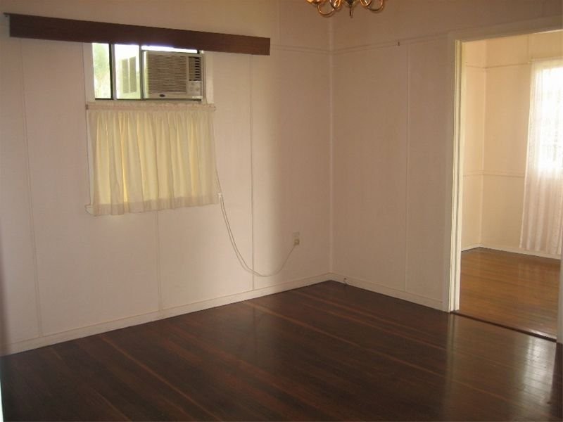 2 Hayes Street, Raceview QLD 4305