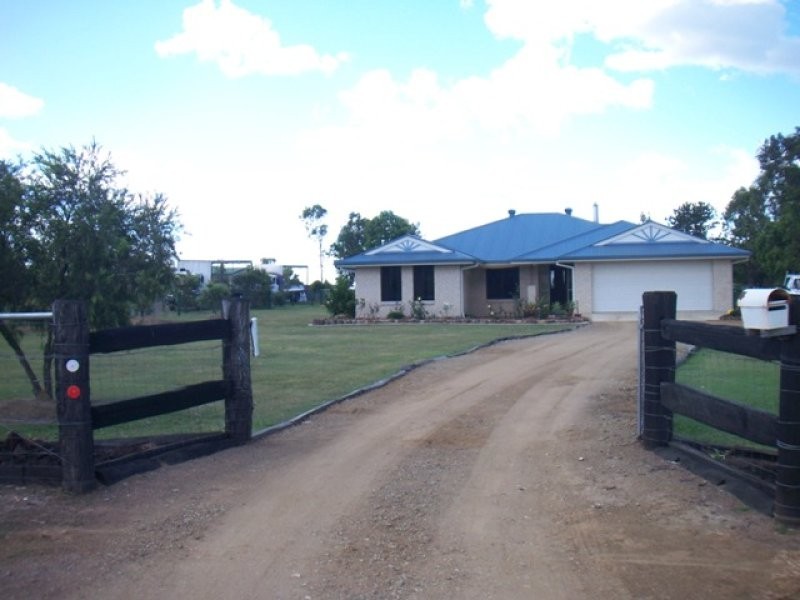 37 Roland Court, Peak Crossing QLD 4306