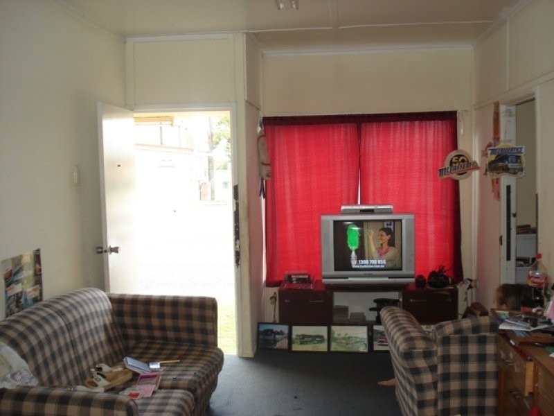 10 North Street, North Ipswich QLD 4305