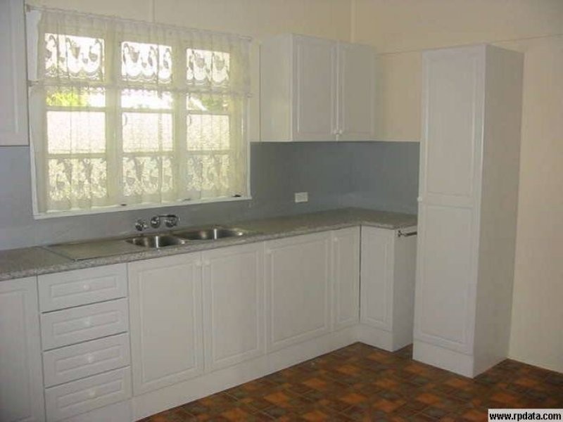 16 Harold Street, Bundamba QLD 4304