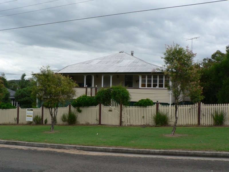 10 Pommer Street, Brassall QLD 4305