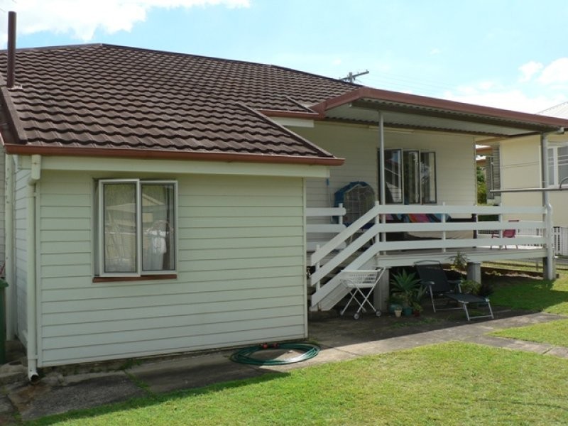 34 Easton Street, Silkstone QLD 4304