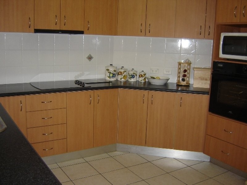 2 Catherine Place, Flinders View QLD 4305