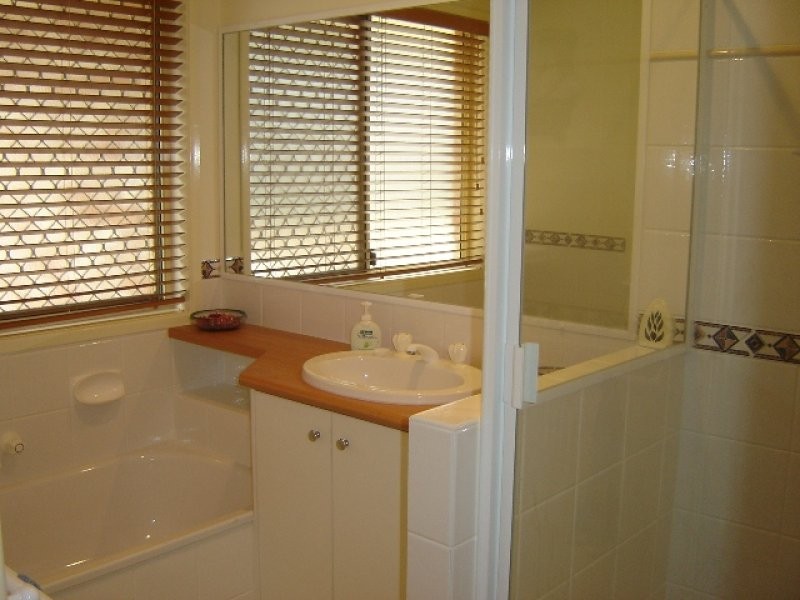 2 Catherine Place, Flinders View QLD 4305