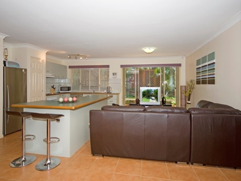 14 Hillcrest Place, Flinders View QLD 4305