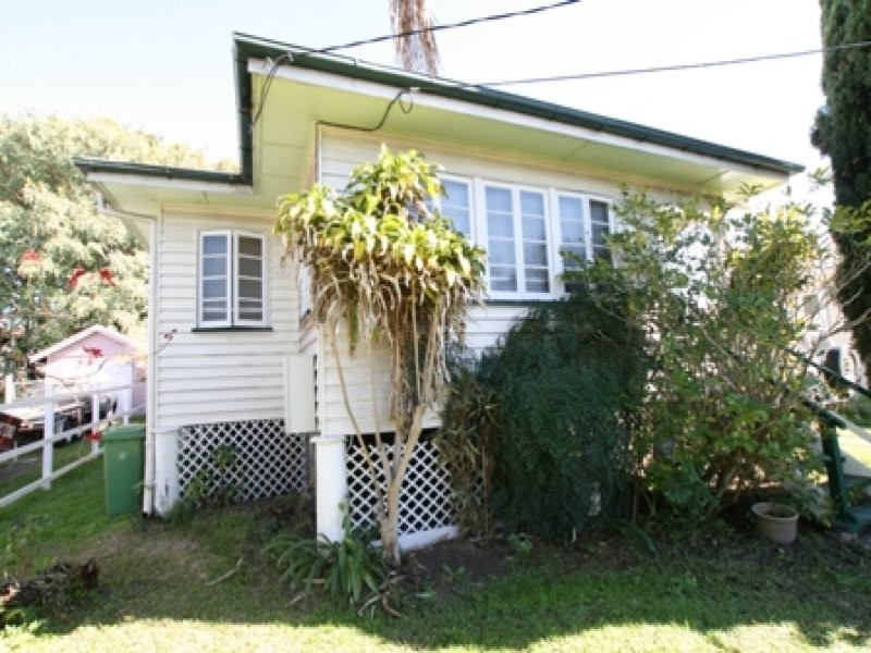 24 James Street, East Ipswich QLD 4305