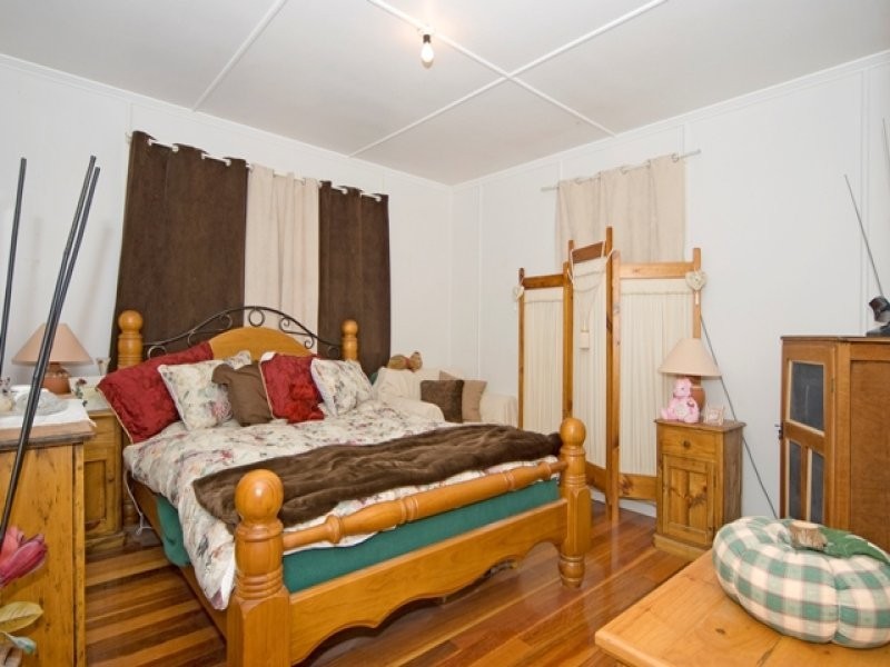 31 Queen Street, Newtown QLD 4305