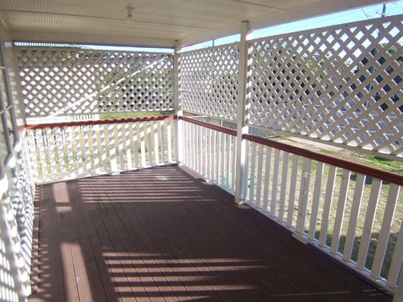 154A South Station Road, Silkstone QLD 4304