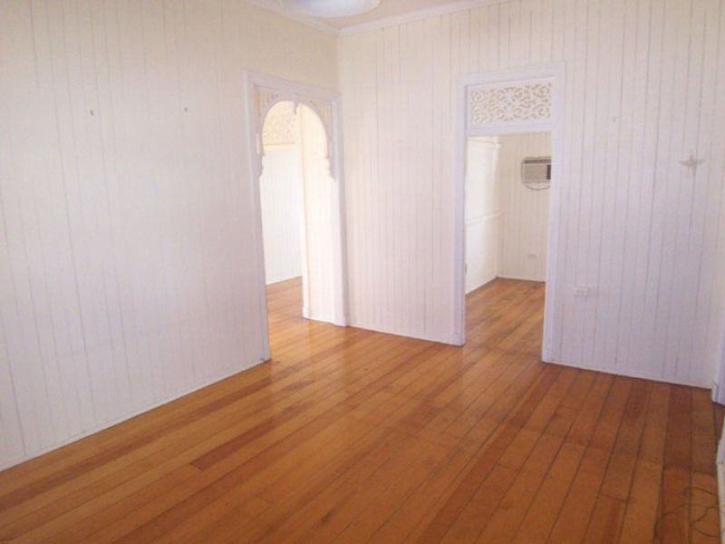 154A South Station Road, Silkstone QLD 4304