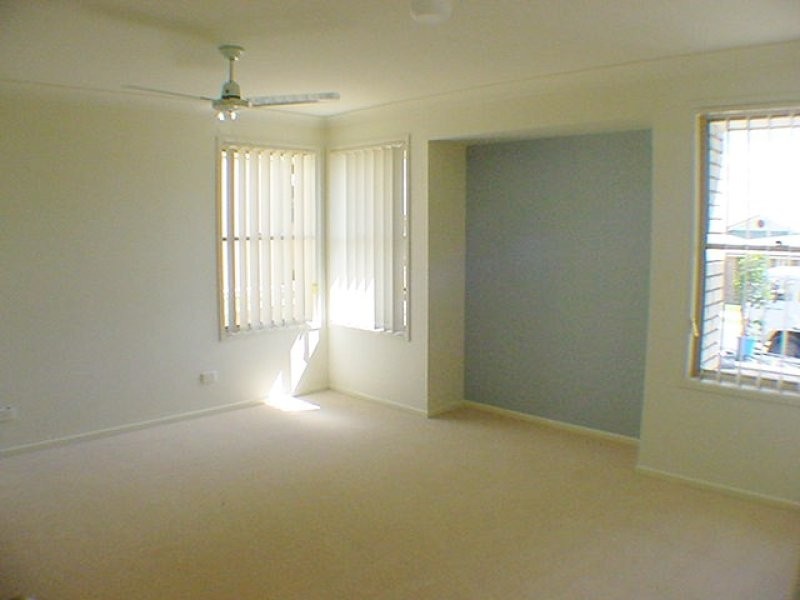 11 Regency Grove, Flinders View QLD 4305