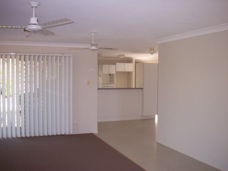 21 Dianthus Place, Flinders View QLD 4305