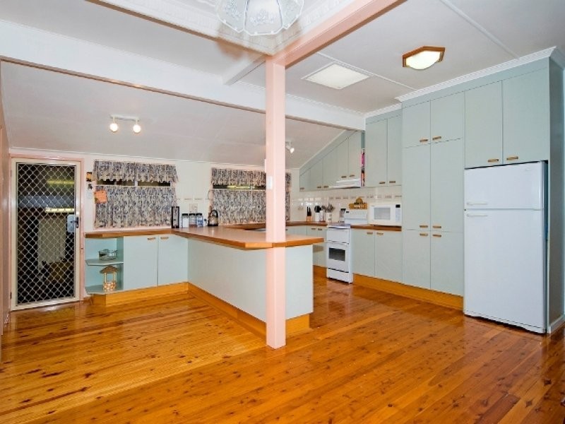 7 Frederick Street, Newtown QLD 4305