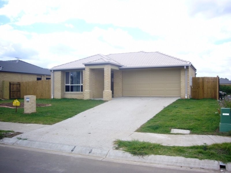 19 Ronayne Court, One Mile QLD 4305
