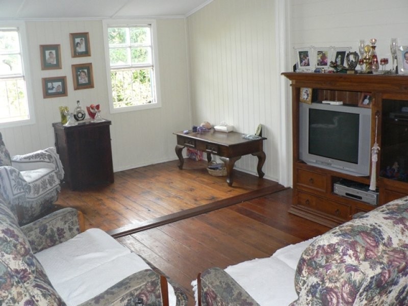 21 Alice Street, Silkstone QLD 4304