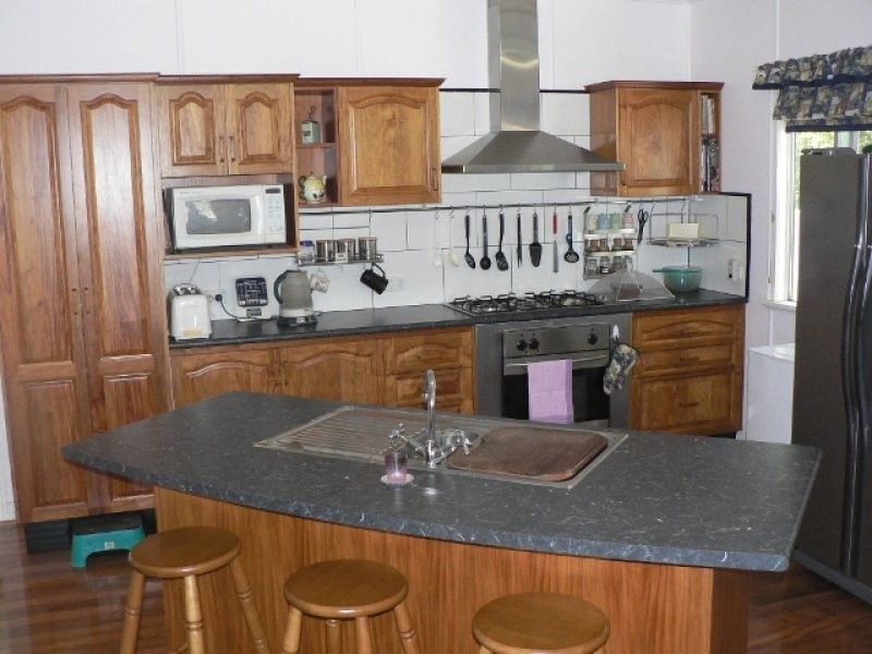 190 Blackstone Road, Silkstone QLD 4304
