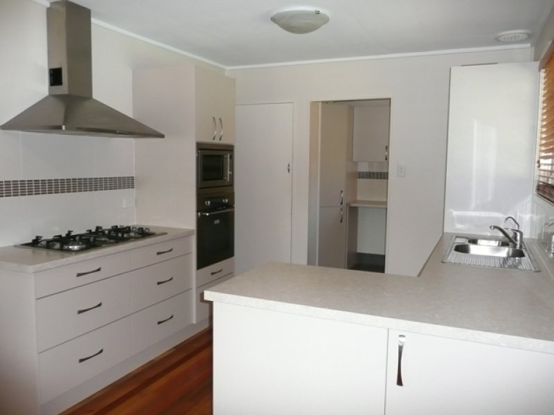 2 Peacock Street, One Mile QLD 4305