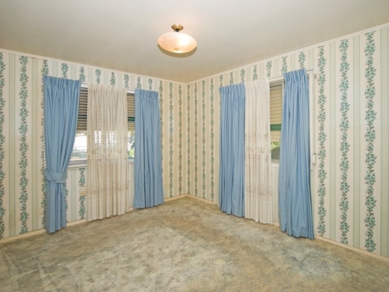 24 Nile Street, Riverview QLD 4303
