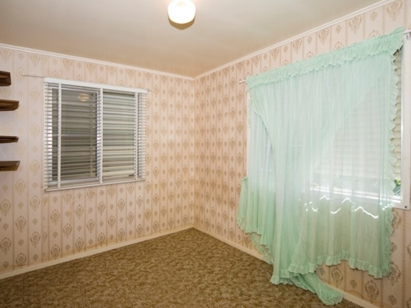 24 Nile Street, Riverview QLD 4303