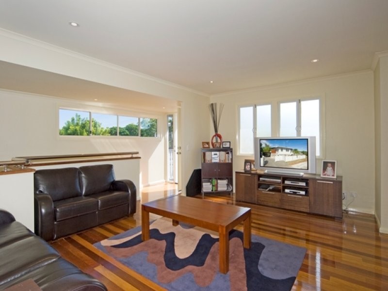 59 Glebe Road, Newtown QLD 4305