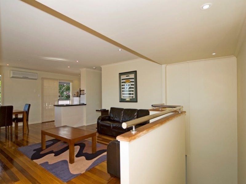 59 Glebe Road, Newtown QLD 4305