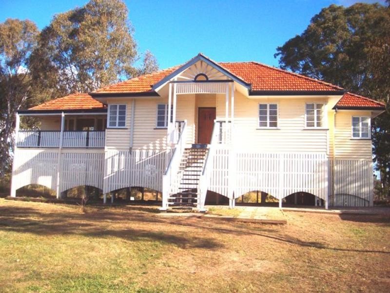 16 Burke Street, Barellan Point QLD 4306