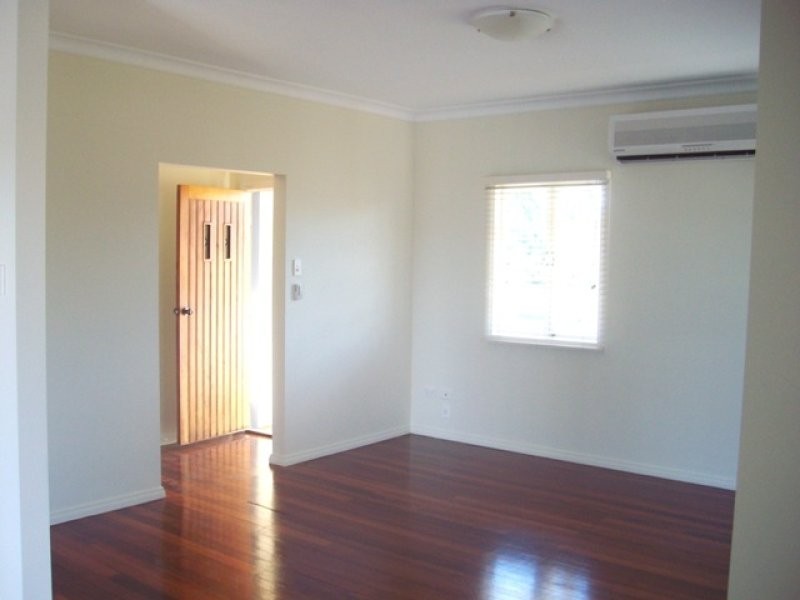 16 Burke Street, Barellan Point QLD 4306