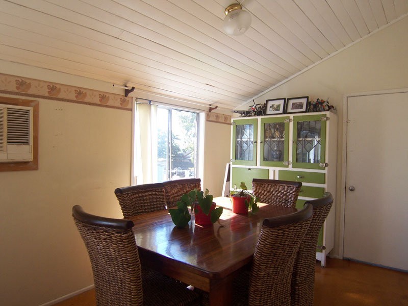 162 Blackstone Road, Silkstone QLD 4304