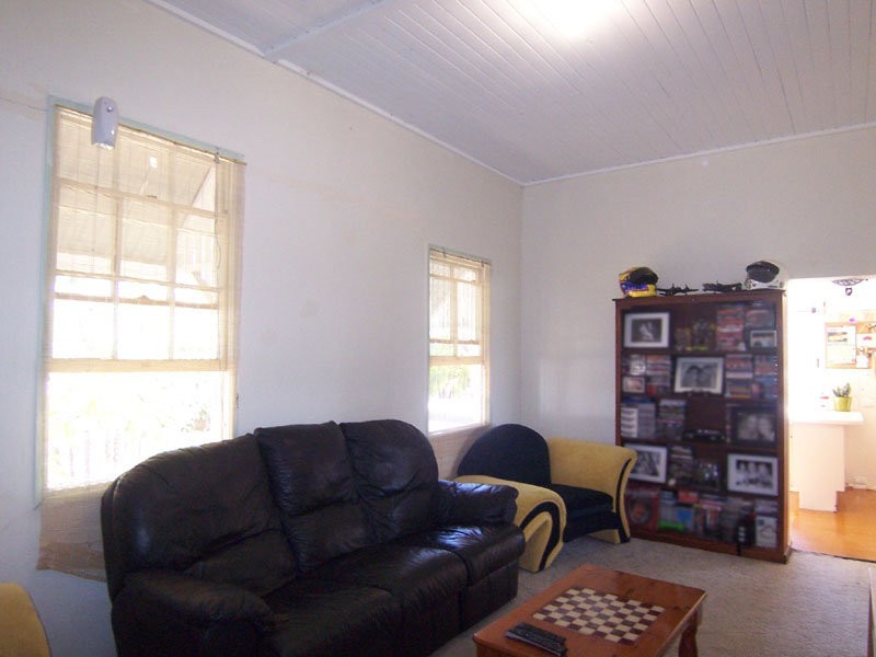 162 Blackstone Road, Silkstone QLD 4304