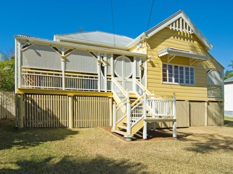 52 Chermside Road, Eastern Heights QLD 4305