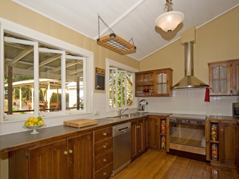 52 Chermside Road, Eastern Heights QLD 4305